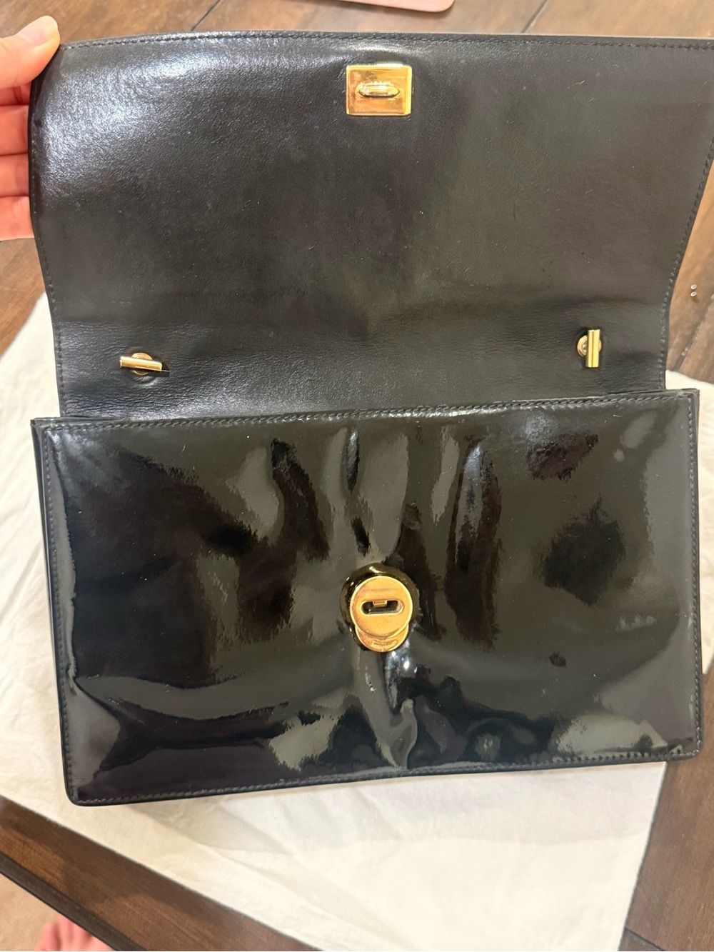 Salvatore Ferragamo Black Patent Vara Bow Chain Shoulder Bag - Picture 8 of 12